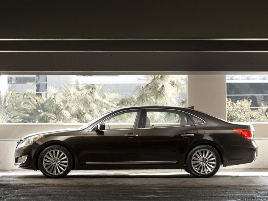  Hyundai Equus 2013 года  (US) (фото 4 из 13)